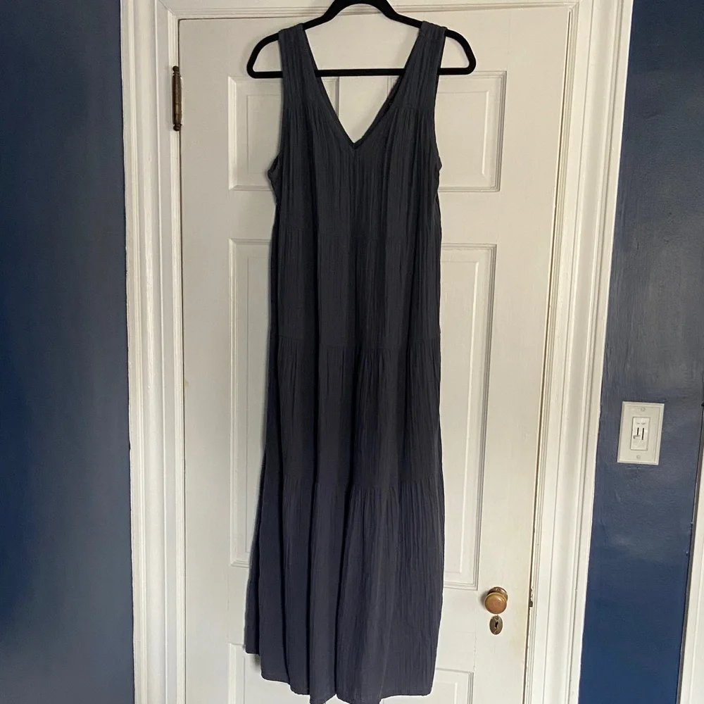 Quince Navy Tiered V-Neck Maxi Dress - Picture 2 of 4